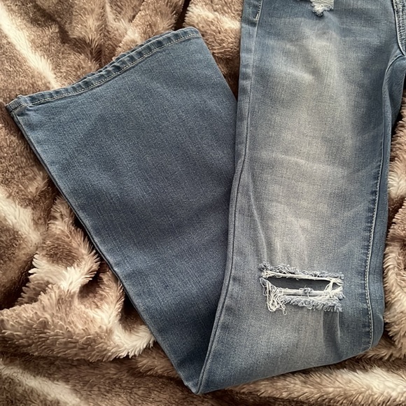 Highwaist Flare Jeans - Picture 2 of 4